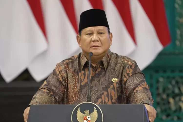 Presiden Prabowo melaporkan perkembangan MBG dalam Sidang Kabinet Paripurna Setahun Prabowo-Gibran. ((Tangkapan layar YouTube Sekretariat Presiden))