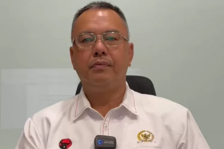 Anggota Komisi XI DPR RI, Harris Turino, menyebut soal transparansi proyek nasional dan sikapi polemik utang Whoosh ( (Instagram/harristurino))