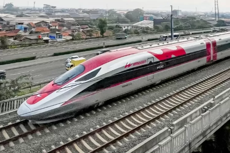 Danantara ungkap bakal pergi ke China untuk membahas skema pembayaran utang Whoosh ((Instagram/keretacepat_id))