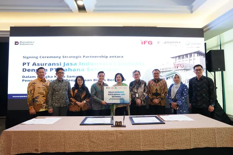 Jasindo dan Bahana Sekuritas menandatangani kerja sama strategis untuk pengembangan bisnis, literasi keuangan, dan penguatan ekosistem IFG. (IFG)