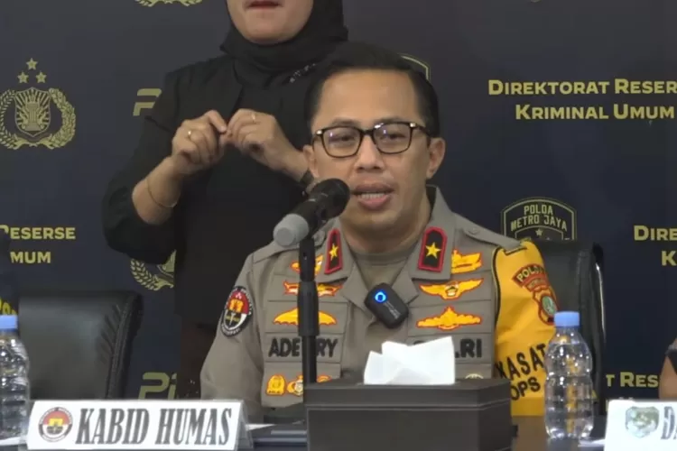Polisi ungkap kronologi penangkapan artis Onadio Leonardo dalam kasus kasus narkoba.  ((YouTube/Polda Metro Jaya))