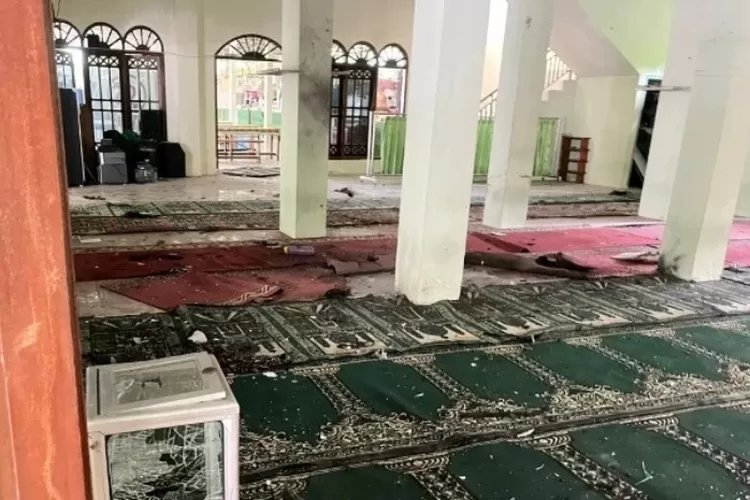 Menyoroti fakta terkini insiden letupan bom di masjid sekolah SMAN 72 Jakarta yang diduga libatkan pelaku anak di bawah umur. ( (Dok. Polri))