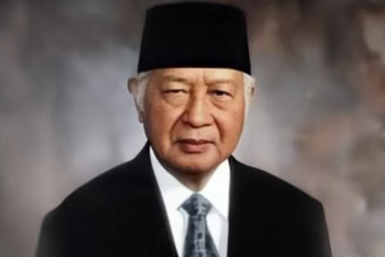 Wacana pemberian gelar pahlawan nasional untuk Soeharto menimbulkan pro dan kontra di tengah masyarakat. (. (X/jhonsitorus_19))