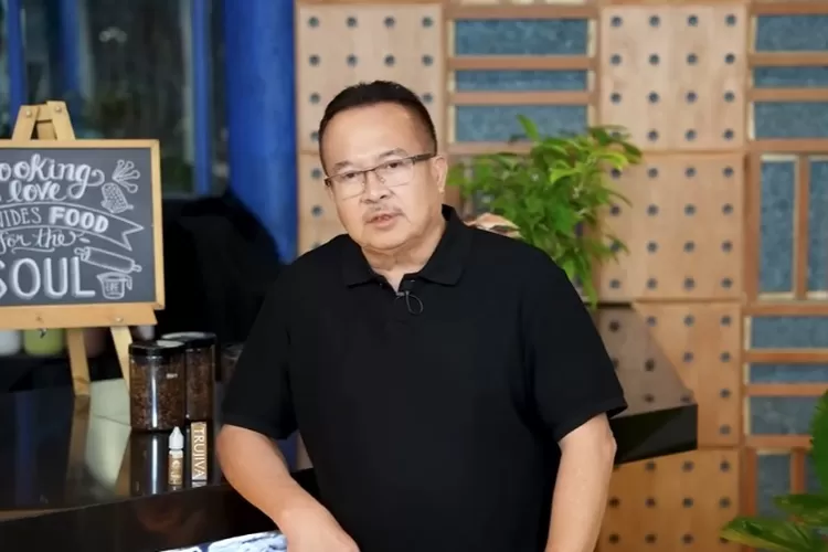 Menyoroti pernyataan praktisi bisnis, Prof. Rhenald Kasali terkait polemik mega proyek di RI.  ((YouTube.com / Prof. Rhenald Kasali))