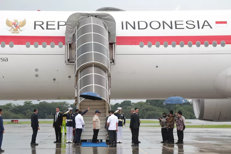 Prabowo terbang ke Sydney untuk bertemu PM Australia Anthony Albanese bahas kerja sama bilateral (11/11/2025) (BPMI Setpres)