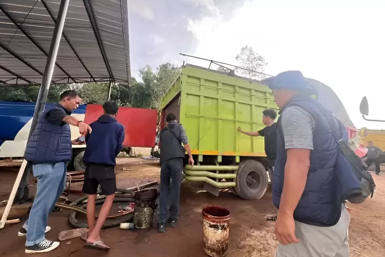 Menyoroti kasus penggerebekan gudang penimbun 42 ton BBM Subsidi di Bangka Belitung ((Dok. Polda Babel))