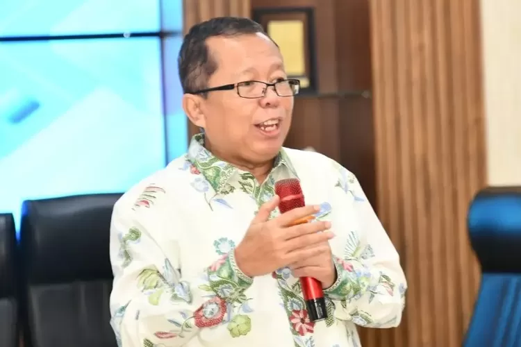 Hakim Mahkamah Konstitusi (MK), Arsul Sani beri klarifikasi usai diadukan ke Bareskrim Polri terkait dugaan ijazah palsu.  ((Instagram.com/@arsul_sani_af))