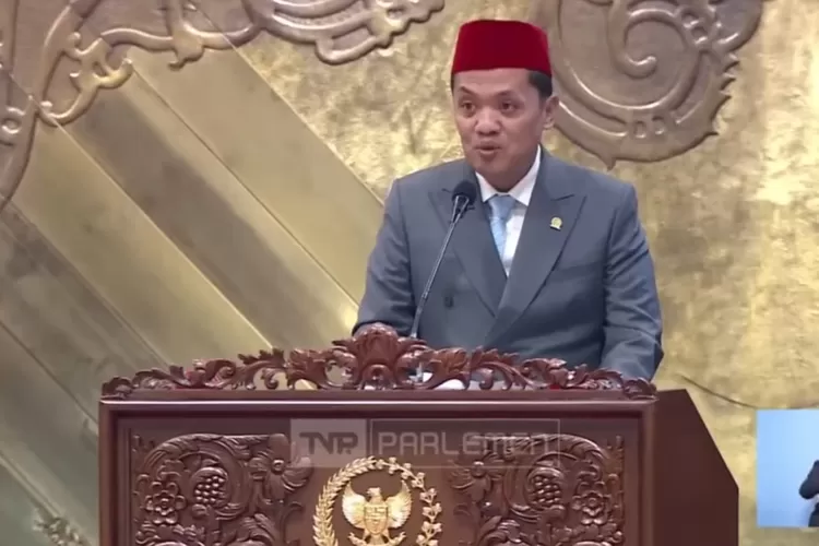Ketua Komisi III DPR, Habiburokhman saat menyampaikan klarifikasi soal hoaks KUHAP yang baru. ((Tangkapan layar YouTube DPR))