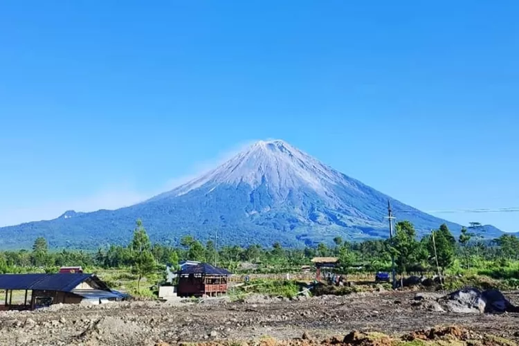 Pemkab Lumajang, Jawa Timur beri status tanggap darurat usai erupsi Gunung Semeru.  ((Kominfo Lumajang))