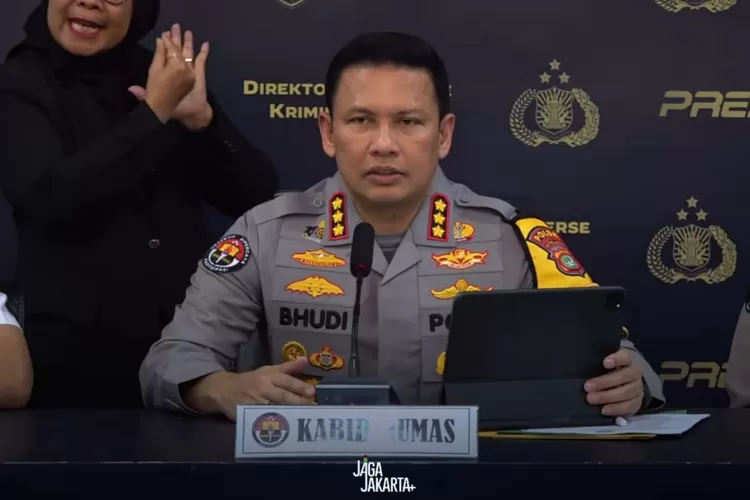 Kabid Humas Polda Metro Jaya, Kombes Budi Hermanto ungkap motif pelaku penculikan dan pembunuhan yang dilakukan ayah tiri Alvaro Kiano Nugroho. ((Dok Polri))