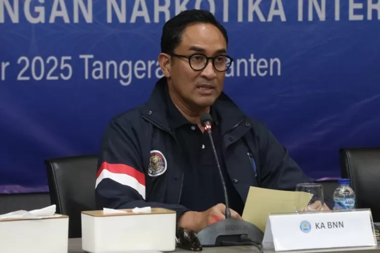 Menyoroti fakta terkini kasus penyelundupan 2 ton narkoba jenis sabu yang menjerat Dewi Astutik.  ((Dok. BNN))
