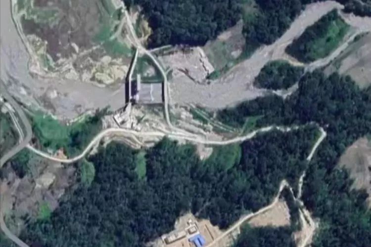 WALHI desak pemerintah segera mencari pihak bertanggung jawab pada banjir dan longsor di Sumatera.  ( (Instagram/walhisumut))