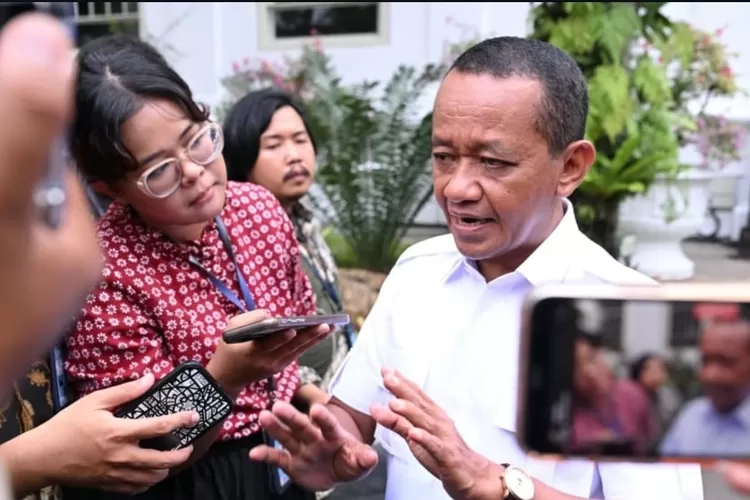 Menteri ESDM Bahlil Lahadalia sebut aliran listrik di Aceh akan segera normal pascabanjir.  ((Instagram/bahlillahadalia))