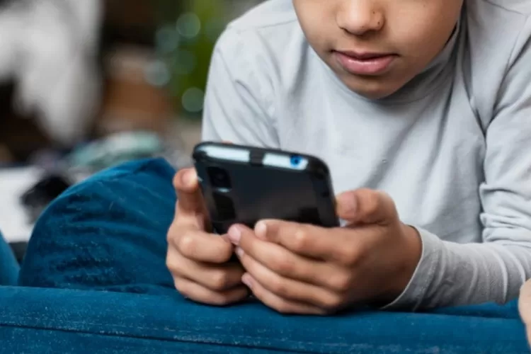 Foto ilustrasi - Menkomdigi bakal sanksi PSE soal medsos yang diakses anak di bawah umur.  ((Freepik/freepik))