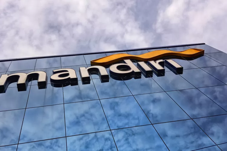 Logo Bank Mandiri (Shutterstock)