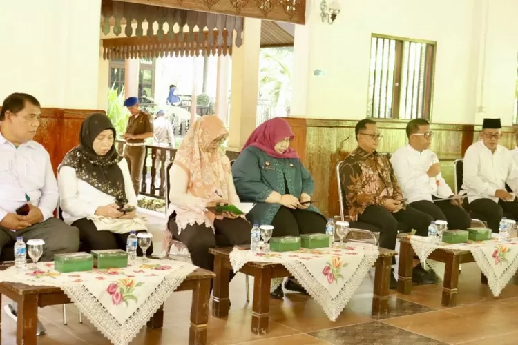 Konferensi Pers Pemkot Bekasi di Pendopo Wali Kota Bekasi
