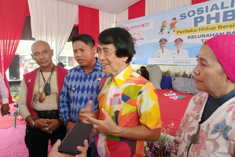 Kak Seto bersama Lurah Bahagia Khoirul Anwar sosialisasikan PHBS