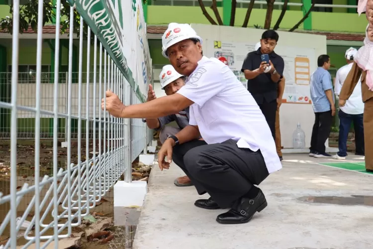 Wali Kota Cirebon Effendi Edo meninjau langsung kesiapan sarpras Sekolah Rakyat (Nurudin/satuarah.co)