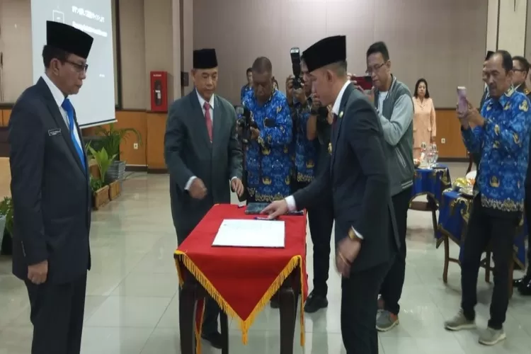 Pelantikan Pj Sekda Kabupaten Lebak, Senin (10/11/25).