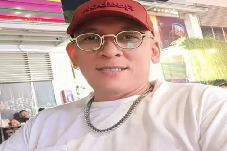 Aktivis kemanusiaan, Frits Saikat