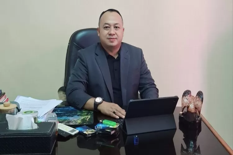 Ketua PWI Bekasi Raya, Ade Muksin, SH