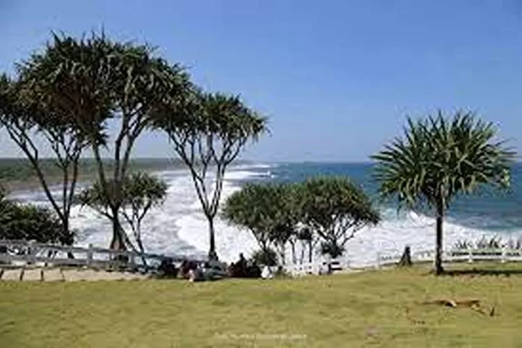 Pantai Karang Tawulan, Wisata Hits Di Tasikmalaya  (Isti)