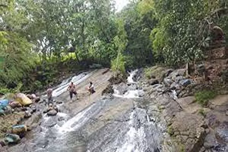 Air Terjun Tumpang Dua, Rekomendasi Wisata Alam Yang Hits Di Kotabaru (Isti)