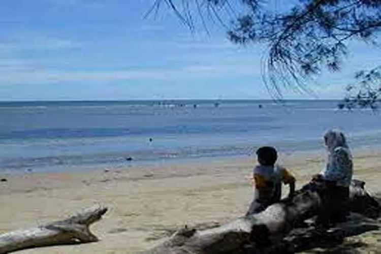 Pantai Teluk Lombok Sangatta, Rekomendasi Wisata Bahari Di Kutai Timur  (Isti)