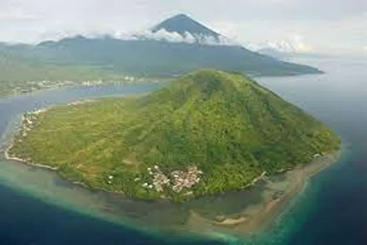 Rekomendasi Wisata Pulau Matiara Di Maluku Yang Menarik Untuk Dikunjungi  (Isti)