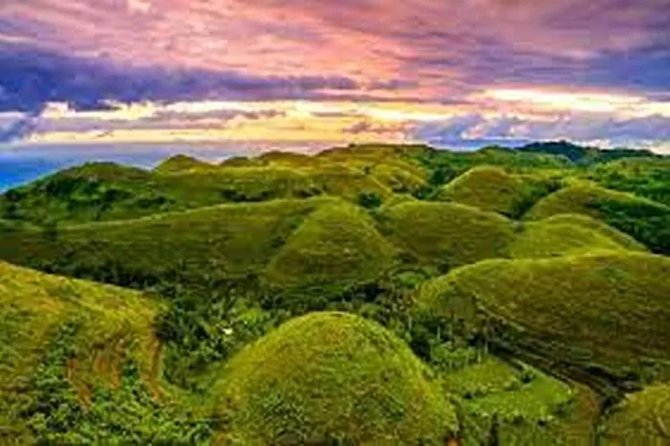 Teletubbies Hills Wisata Yang Menarik Dikunjungi Di Nusa Penida  (Isti)