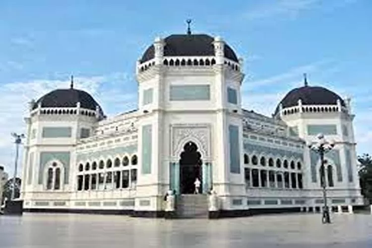 Rekomendasi Wisata Religi Masjid Raya Di Medan Yang Menarik Untuk Dikunjungi  (Isti)