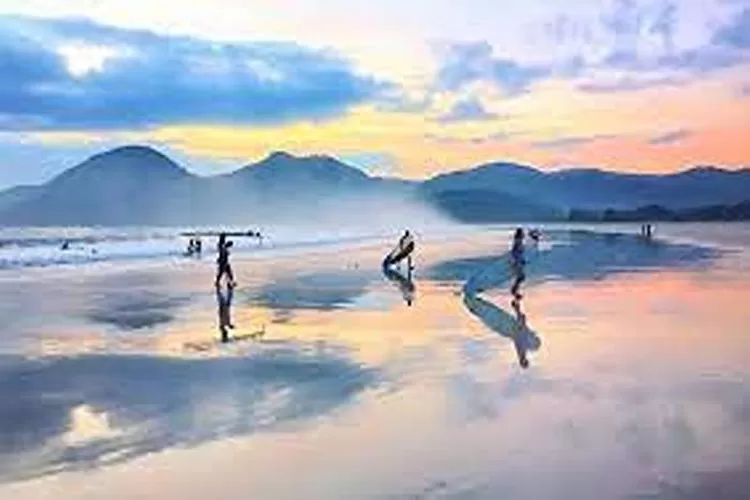 Pantai Selong Belanak, Rekomendasi Wisata Alam Di Nusa Tenggara Barat  (Isti)