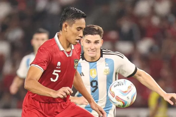 Potret Pemain Timnas Indonesia, Rizky Ridho di laga FIFA Matchday kontra Argentina. (Instagram.com/@rizkyridhoramadhan)