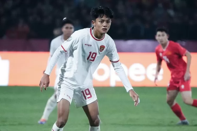 Potret Pemain Timnas Indonesia, Achmad Maulana Syarif dalam laga melawan Vietnam di ajang Piala AFF 2024. Begini persaingan ketat yang terjadi di Grup B. (Instagram.com/@timnas.indonesia)