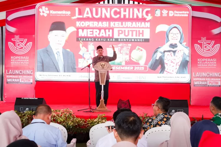 Banyuwangi Jadi Percontohan Nasional, Menkop Launching Koperasi Merah Putih Tukangkayu