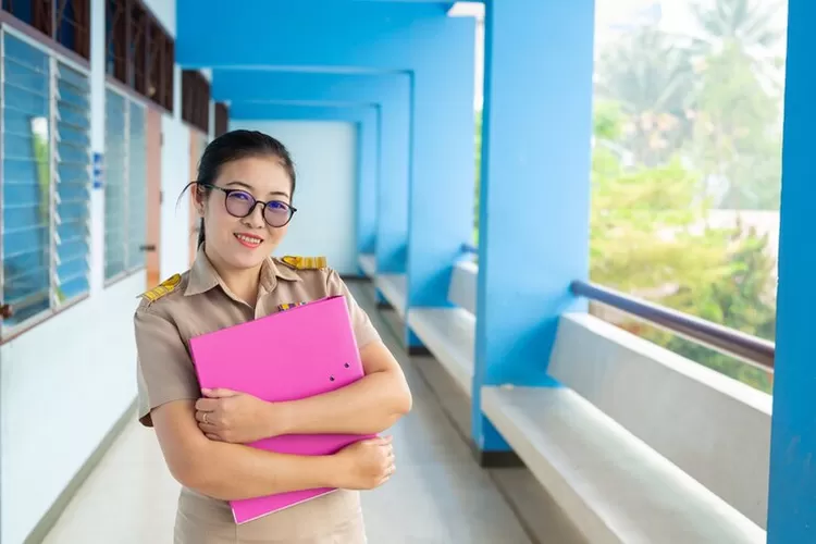 ini info soal 10 ucapan selamat Hari Guru anak SD singkat terbaik. (Freepik/jcomp)