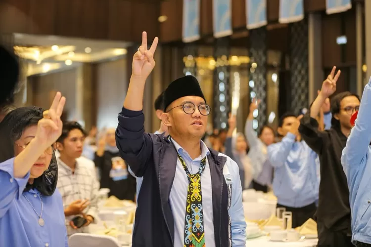 Debat Capres 2024: Klarifikasi Anggaran Alutsista Bekas Rp700 T, Fakta vs. Narasi Menyesatkan Anies Baswedan. (Instagram @dahnil_anzar_simanjuntak / JakartaInsider.id)