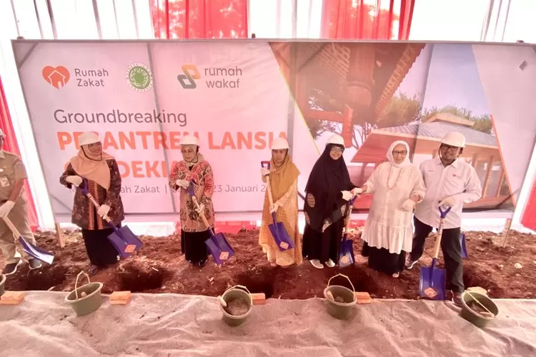 Groundbreaking pembangunan Pesantren Lansia oleh MUI dan Rumah Zakat. (Rumah Zakat)