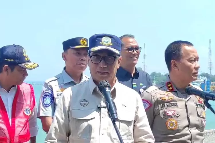 Menhub Ingatkan Polda Antisipasi Pasar Tumpah dan Kemacetan di Pelabuhan serta Bandara (Uri-BantenRaya.Com / HukamaNews.com)