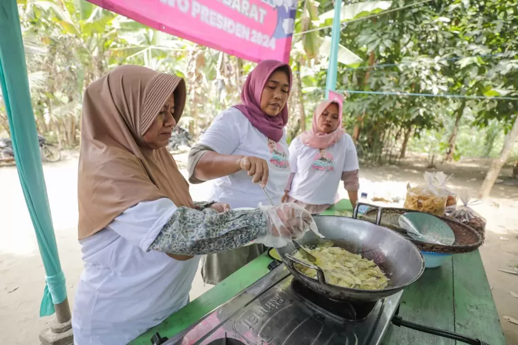 Tingkatkan Keterampilan Istri Nelayan Ganjar Gelar Pelatihan Keripik