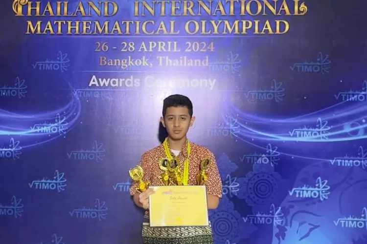 Siswa SMP Muhammadiyah PK Solo, Atthar Raih 5 Medali Olimpiade ...