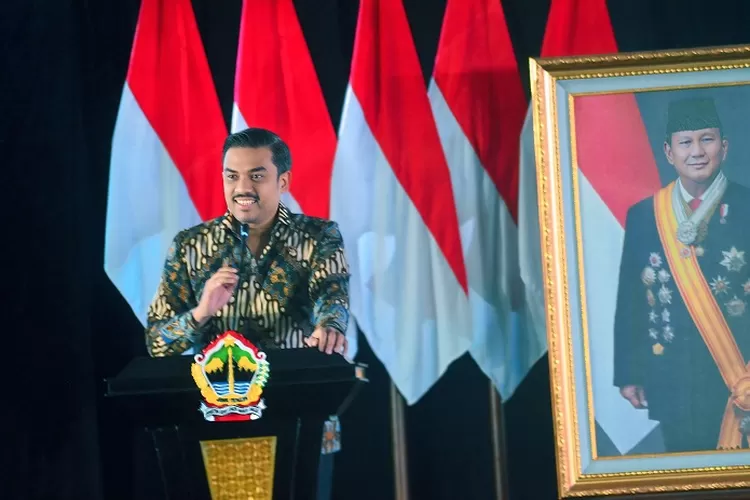 Menteri UMKM Maman Abdurahman sambutan saat peluncuran Kumitra di Gradhika Bhakti Praja, Kota Semarang, Kamis, 20 November 2025 (dok Pemprov Jateng)