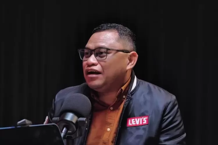 Psikolog Muhammad Iqbal turut buka suara mengenai usulan bencana nasional di Sumatera. (YouTube/Bambang Widjojanto)