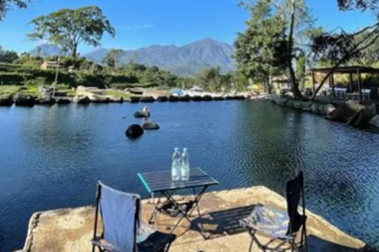 Telaga Madiredo wisata alam di Malang yang dipercayai bahwa airnya dapat membuat awet muda. (Tangkapan layar Instagram/@telagamadiredo_)