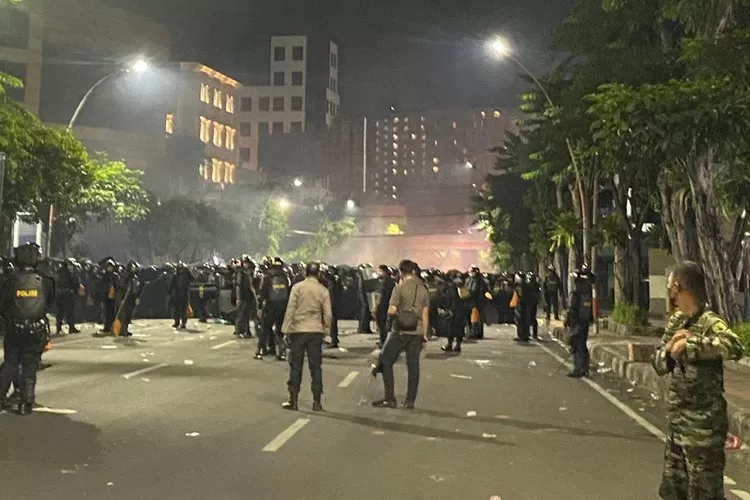 Pengamat hukum Dr Pieter C Zulkifli soroti ketidakadilan fiskal dan privilese pejabat di Indonesia. (HukamaNews.com / Foto: AboutMalang.com-Ervandra Rendy Pratama)