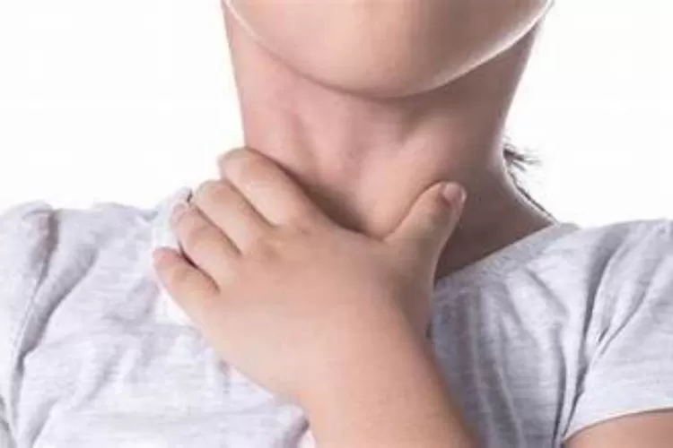 Selain melakukan operasi, ada cara ampuh untuk pengobatan tradisional penyakit amandel anak-anak