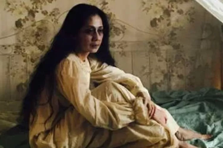 Ayu Laksmi berperan menjadi sosok ibu dalam film Pengabdi Setan (Devira Shifawati Suherman)