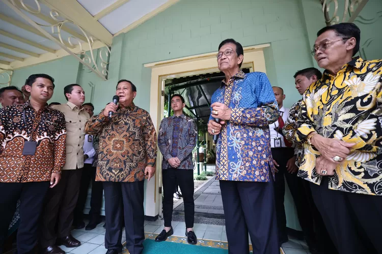 Prabowo Subianto dan Gibran Rakabuming Raka Bertemu Sri Sultan Hamengku Buwono X