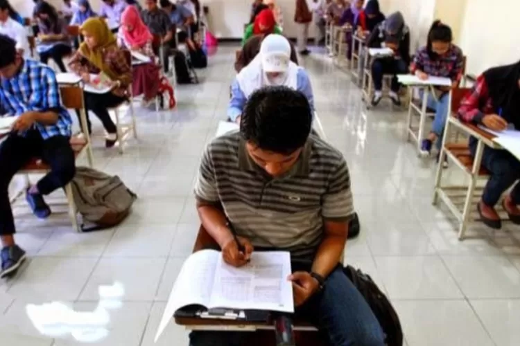 Persiapan diri dengan cermat untuk seleksi masuk PTN (Gina Qurrota Aini Darmawan)