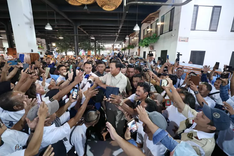 Prabowo Subianto Sukses Sapa Ratusan Pedagang Bakso di Bekasi